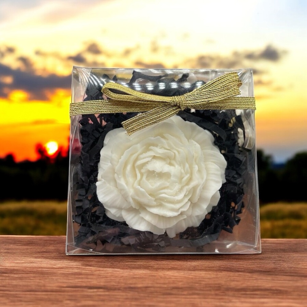 White Peony Soy Wax Blend Melt in Gift Box